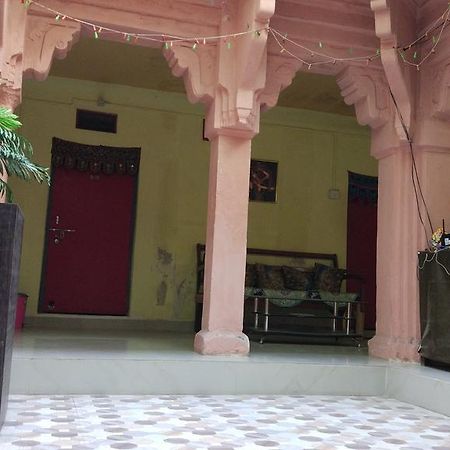 Radha Krishna Home Varanasi Exterior photo