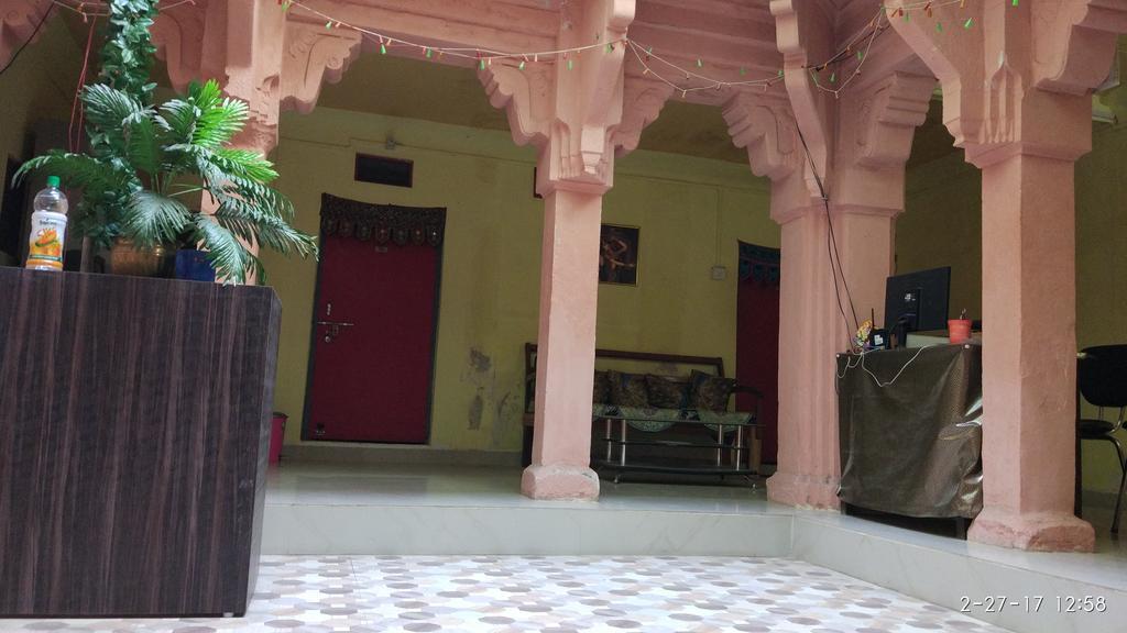 Radha Krishna Home Varanasi Exterior photo