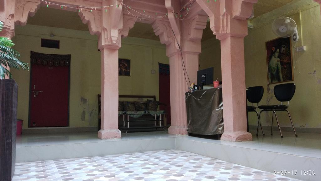 Radha Krishna Home Varanasi Exterior photo