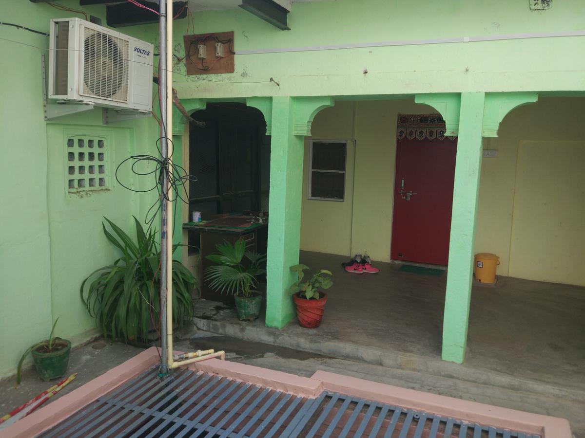 Radha Krishna Home Varanasi Exterior photo